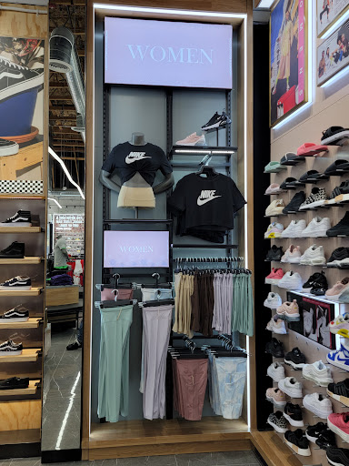 Shoe Store «Shoe Palace», reviews and photos, 1 Sun Valley Mall E119, Concord, CA 94520, USA