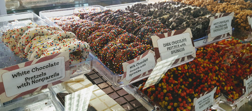 Chocolate Shop «Chocolate Works Darien», reviews and photos, 25 Old Kings Hwy N, Darien, CT 06820, USA