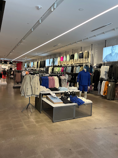 Sportswear Store «lululemon athletica», reviews and photos, 152 South Avenue, Bloomington, MN 55425, USA