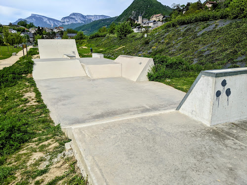Skatepark à Saint-Jeoire-Prieuré