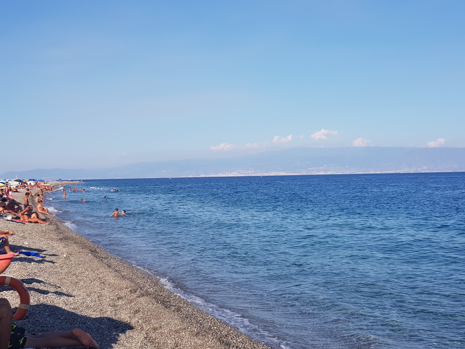 Foto von Ali Terme beach mit langer gerader strand
