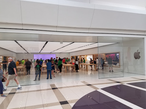 Computer Store «Apple Woodland», reviews and photos, 3195 28th St SE, Grand Rapids, MI 49512, USA