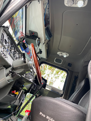 Auto Repair Shop «Circle Truck & Car Painting & Repair Center», reviews and photos, 4520 Commerce Cir SW, Atlanta, GA 30336, USA