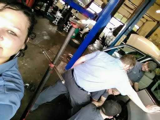 Auto Repair Shop «Victory Auto Service & Glass», reviews and photos, 8098 Brooklyn Blvd, Brooklyn Park, MN 55445, USA