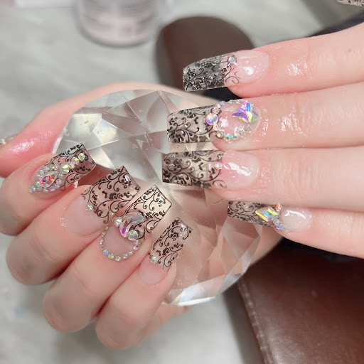 Nail Salon «DaVi Nails Salon and Spa», reviews and photos, 2801 Commerce Dr, Coralville, IA 52241, USA