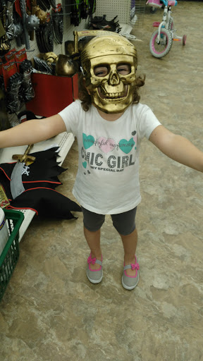 Shopping Mall «Howard and Western Shopping Center», reviews and photos, 7510 N Western Ave, Chicago, IL 60645, USA