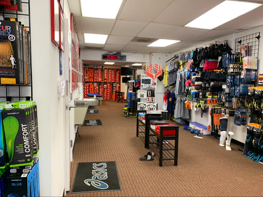 Shoe Store «Hansons Running Shop», reviews and photos, 3407 S Rochester Rd, Royal Oak, MI 48073, USA
