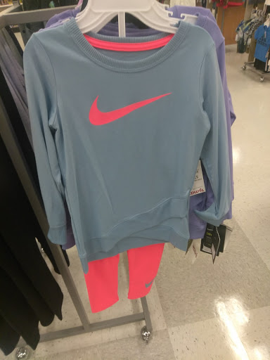 Clothing Store «Ross Dress for Less», reviews and photos, 7338 Gall Blvd, Zephyrhills, FL 33541, USA