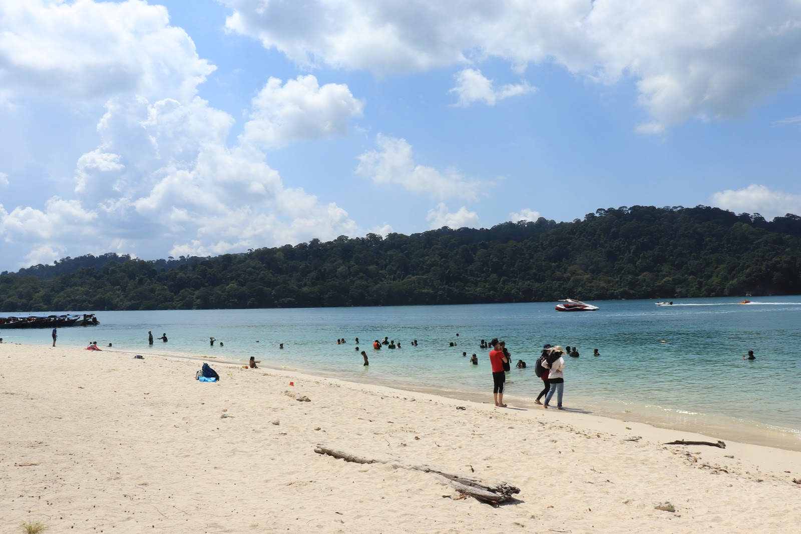 Photo of Beras Basah Beach with partly clean level of cleanliness