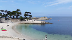 Lover's Point Beach'in fotoğrafı dağlarla çevrili