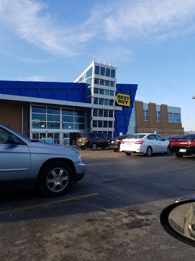 Electronics Store «Best Buy», reviews and photos, 2401 N Mayfair Rd, Wauwatosa, WI 53226, USA