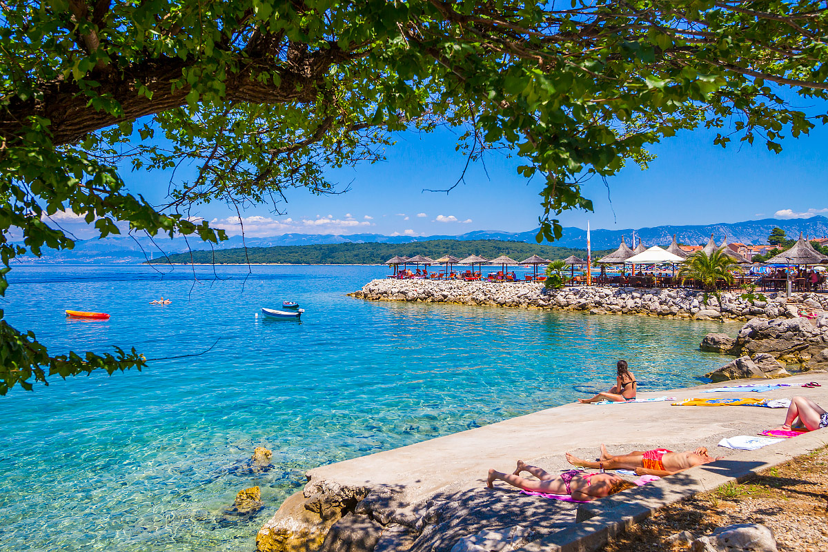 Zdjęcie Plaża Miramare z powierzchnią turkusowa czysta woda