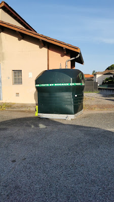 Container pour le verre à Saint-Romain-de-Surieu