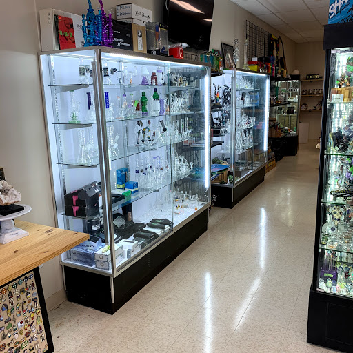 Gift Shop «Headventure Smoke Shop», reviews and photos, 2359 Plainfield Rd #2, Crest Hill, IL 60403, USA
