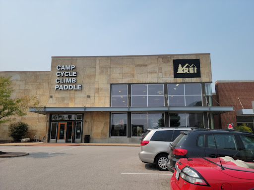 Camping Store «REI», reviews and photos, 1703 S Brentwood Blvd, Brentwood, MO 63144, USA