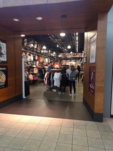 Clothing Store «Zumiez», reviews and photos, 401 NE Northgate Way, Seattle, WA 98125, USA