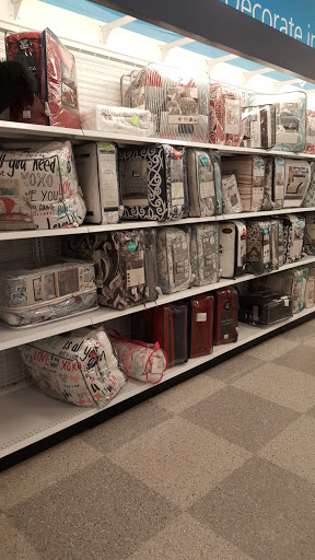 Clothing Store «Ross Dress for Less», reviews and photos, 4027 Commonwealth Ave, Eau Claire, WI 54701, USA