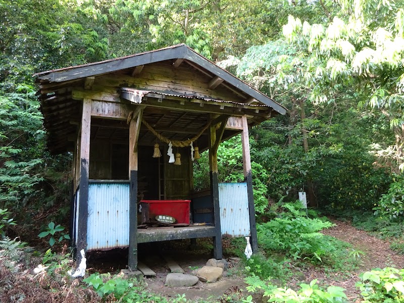 磐窟神社