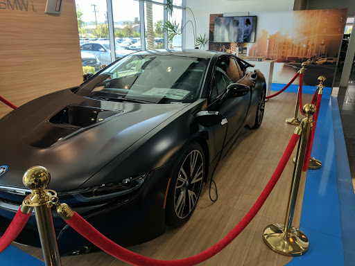 BMW Dealer «Chapman BMW On Camelback», reviews and photos, 830 E Camelback Rd, Phoenix, AZ 85014, USA