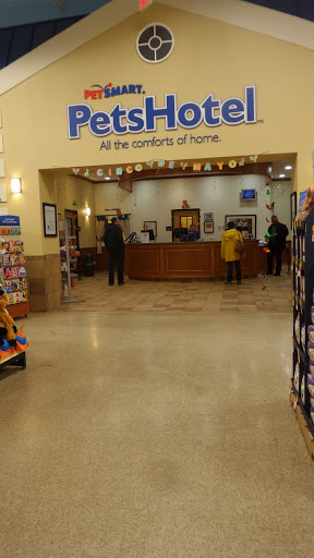 Pet Supply Store «PetSmart», reviews and photos, 1 Worcester Rd, Framingham, MA 01701, USA