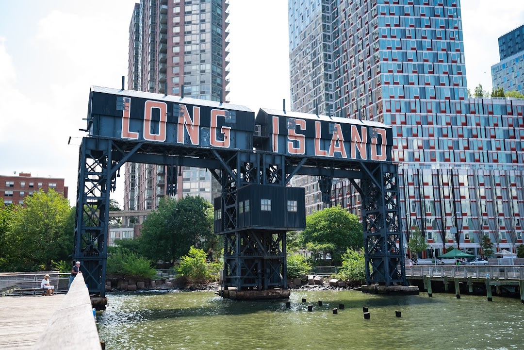 Gantry Plaza State Park