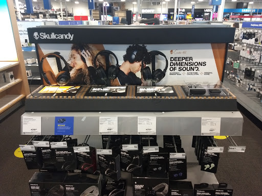 Electronics Store «Best Buy», reviews and photos, 4610 S 76th St, Greenfield, WI 53220, USA