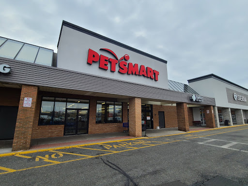Pet Supply Store «PetSmart», reviews and photos, 155 E Rte 59, Nanuet, NY 10954, USA