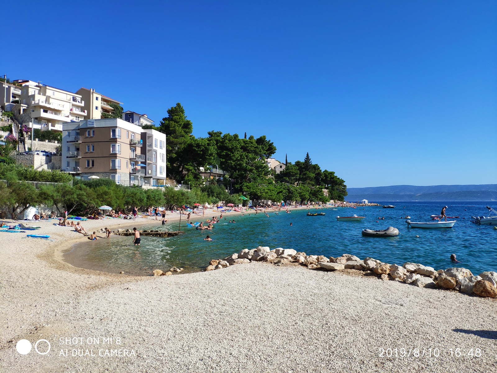 Foto van Nemira beach met hoog niveau van netheid