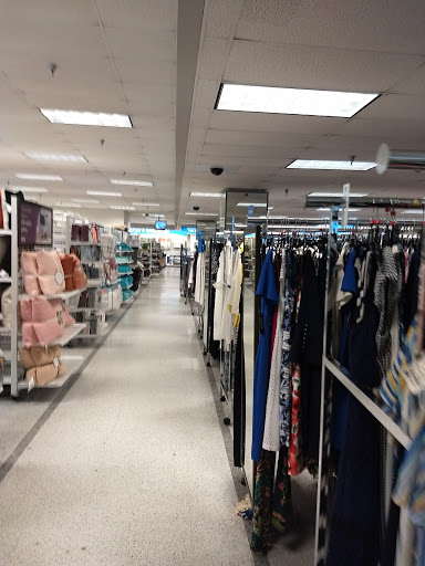 Clothing Store «Ross Dress for Less», reviews and photos, 100 S Biscayne Blvd, Miami, FL 33131, USA