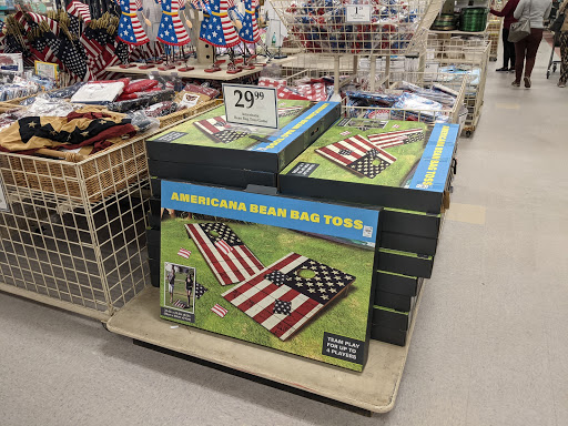 Home Goods Store «Christmas Tree Shops», reviews and photos, 15 Backus Ave Suite 42, Danbury, CT 06810, USA