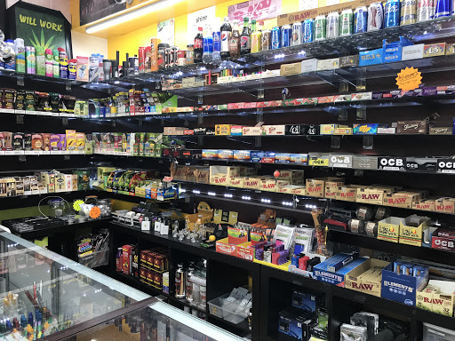 Tobacco Shop «Brickell Smoke Shop», reviews and photos, 13 SW 7th St, Miami, FL 33130, USA