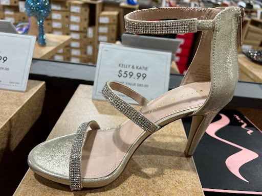 Shoe Store «DSW Designer Shoe Warehouse», reviews and photos, 12997 Fair Lakes Shopping Center, Fairfax, VA 22033, USA