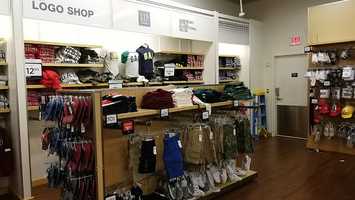 Clothing Store «Gap Outlet», reviews and photos, 100 Premium Outlets Blvd #100, Hagerstown, MD 21740, USA