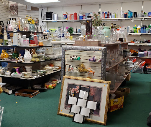 Thrift Store «Life Center Thriftshop», reviews and photos, 6331 6th Ave, Tacoma, WA 98406, USA