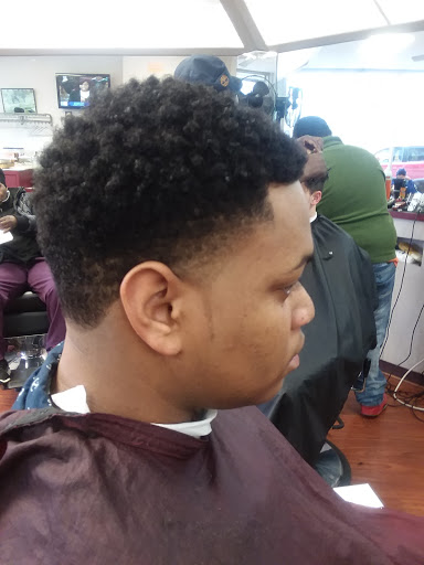 Barber Shop «Hamden Barber Shop», reviews and photos, 1202 Dixwell Ave, Hamden, CT 06514, USA