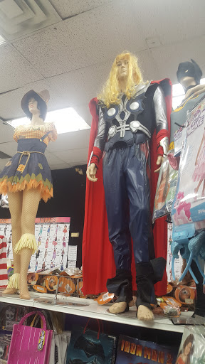 Stores to buy children's costumes Montreal