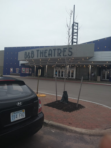 Movie Theater «B&B Theatres Shawnee 18», reviews and photos, 16301 Midland Dr, Shawnee, KS 66217, USA