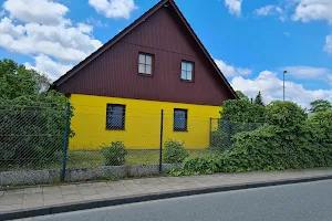 Yellow House image