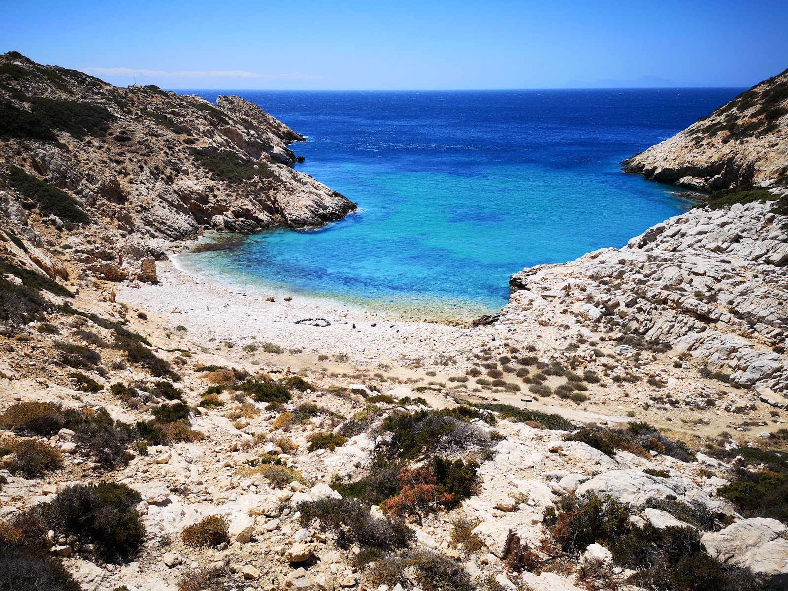 Foto di Vathi Limenari con baia piccola