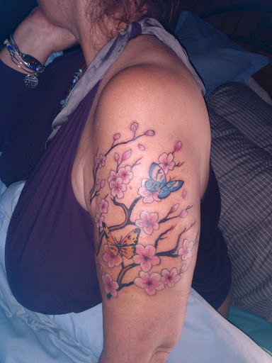 Tattoo Shop «Dancing Dragon Tattoo Studio», reviews and photos, 15234 Fort Campbell Blvd, Oak Grove, KY 42262, USA