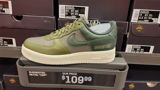 Clothing Store «Nike Factory Store», reviews and photos, 1475 N Burkhart Rd Suite C-200, Howell, MI 48855, USA