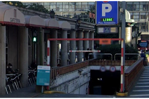 Aparcamiento Saba Plaza Pontevedra image