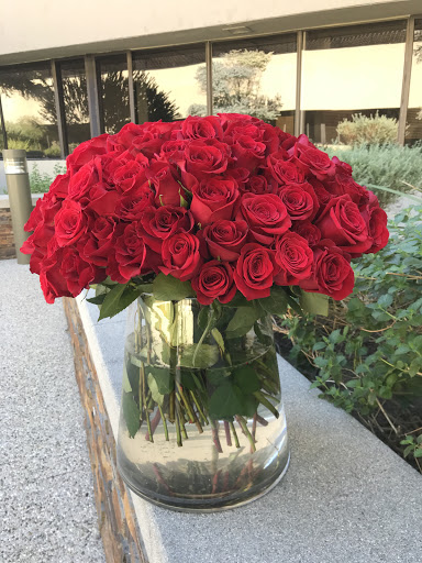 Carolas Floral Designs image