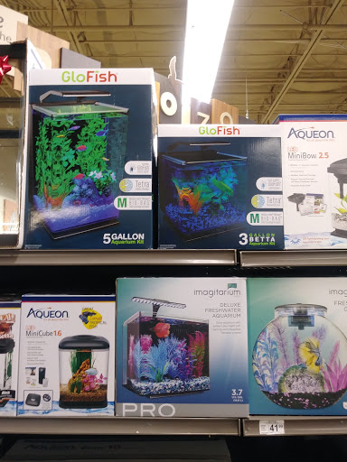 Pet Supply Store «Petco Animal Supplies», reviews and photos, 118 Highlands Square Dr, Hendersonville, NC 28792, USA