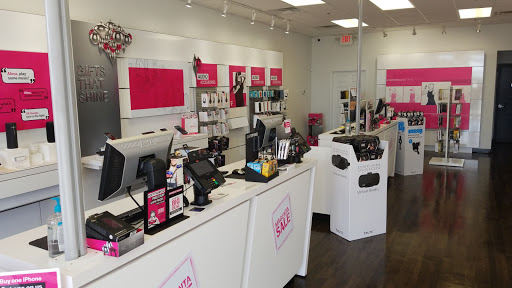 Cell Phone Store «T-Mobile», reviews and photos, 3895 Phoenix Ave, Fort Smith, AR 72903, USA