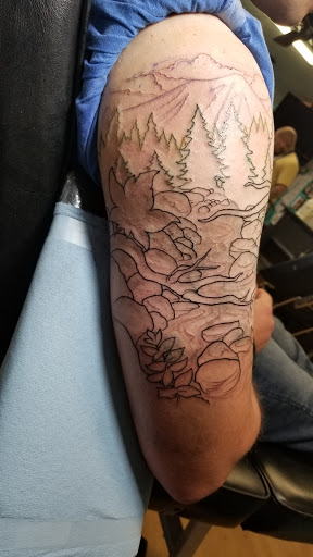 Tattoo Shop «Electric Boogaloo Tattoo», reviews and photos, 1002 NE Minnehaha St, Vancouver, WA 98665, USA