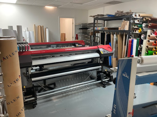FASTSIGNS image
