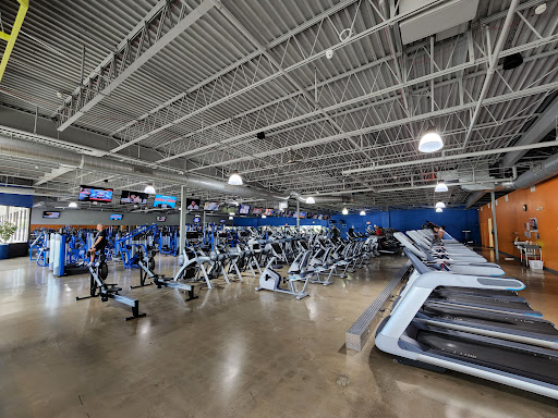 Health Club «Charter Fitness of Mundelein, IL», reviews and photos, 1543 S Lake St, Mundelein, IL 60060, USA
