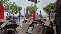 Atmosphère du Restaurant de fruits de mer La Moule Joyeuse à Fréjus - n°7