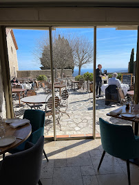 Atmosphère du Restaurant Auberge du Vieux Château à Cabris - n°8